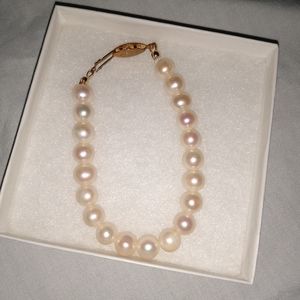 Pearl bracelet